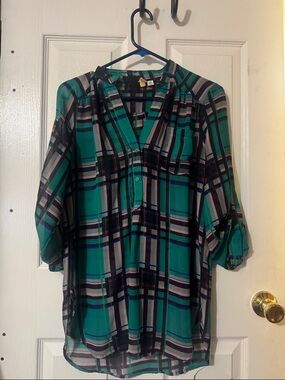 Plaid V-Neck Roll-Sleeve Women's Top in Teal